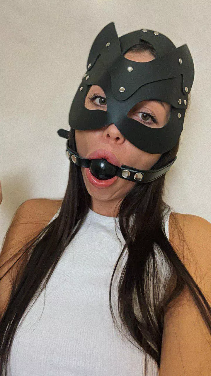 I like to be gagged, especially with a gag [F]