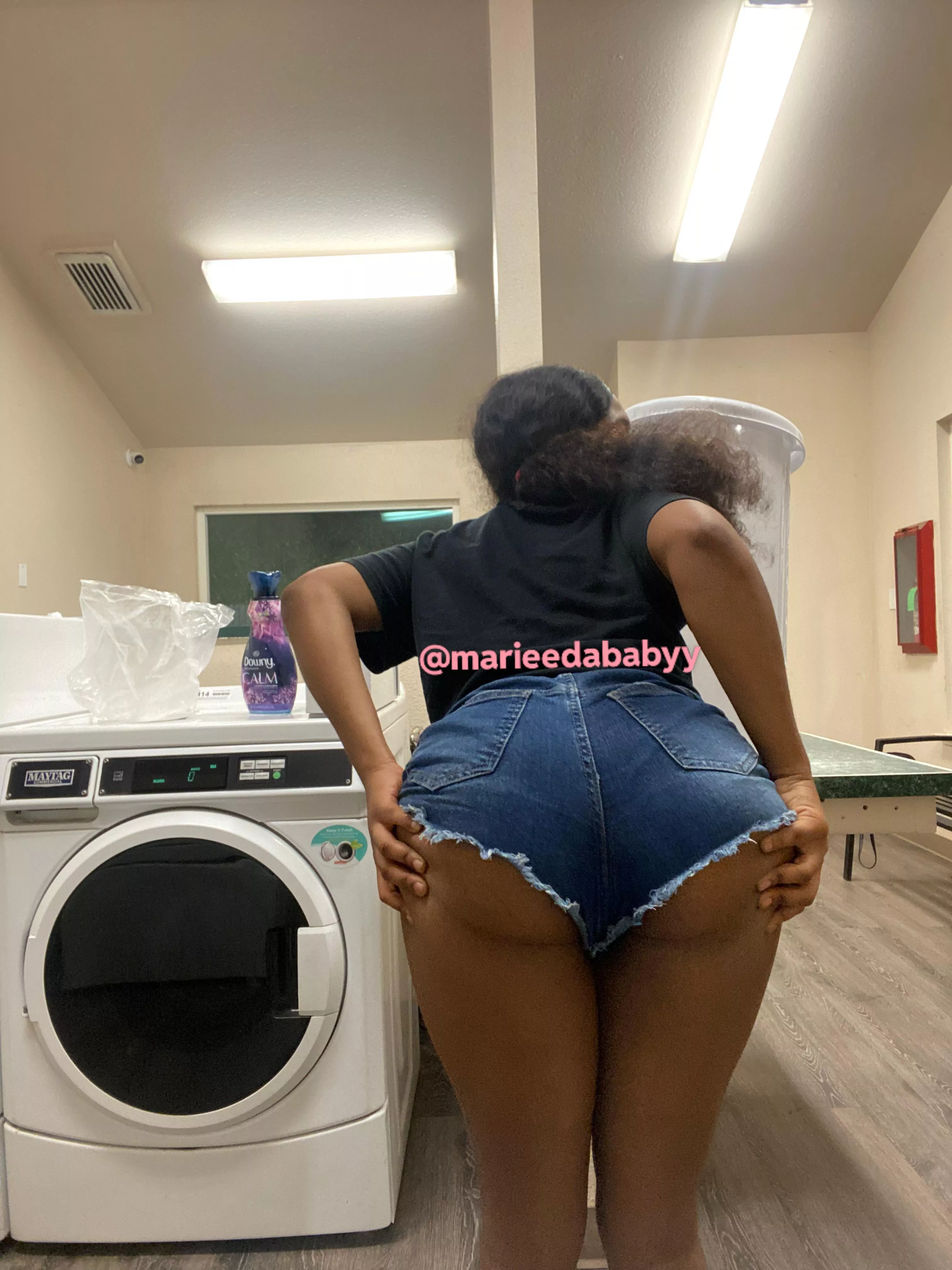 I love the idea of being caught bent over in a laundry mat room 🫣