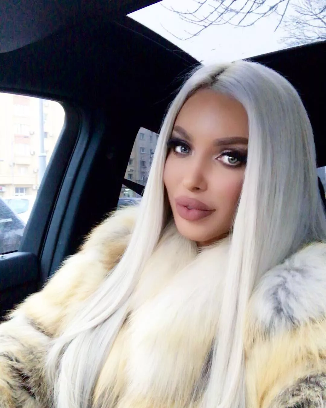 I want to look like her, anyone want to come feminize me and make me into a fur bimbo?