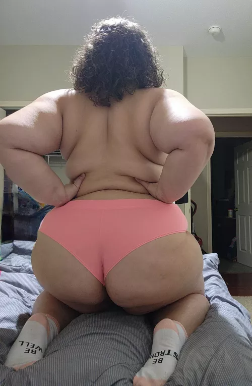 Isn't it cute that my socks match?! 😍🍑 had to get a cute photo