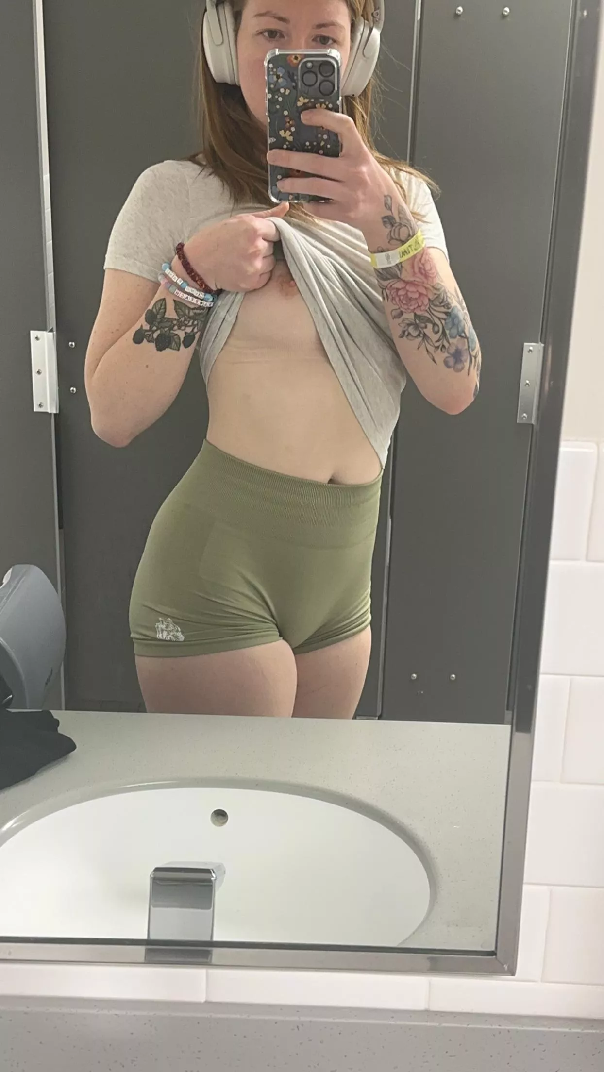 just a little sneak peak after a good leg day ;) im so happy with how my glutes are growing tooooo