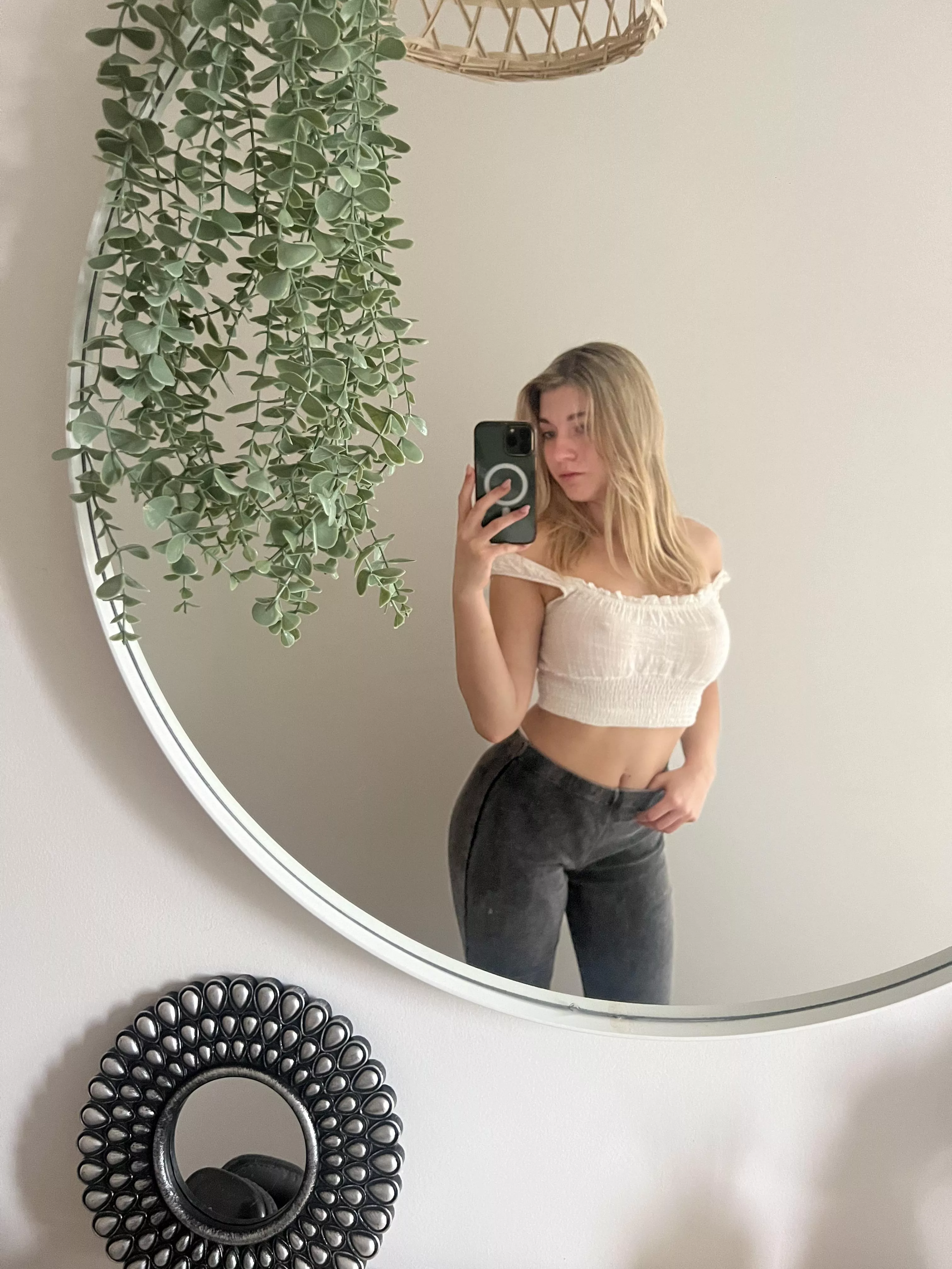 Let me show you my naughty side daddy don’t be shy