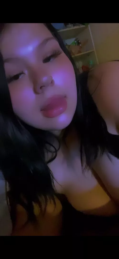 Looking for a daddy😍