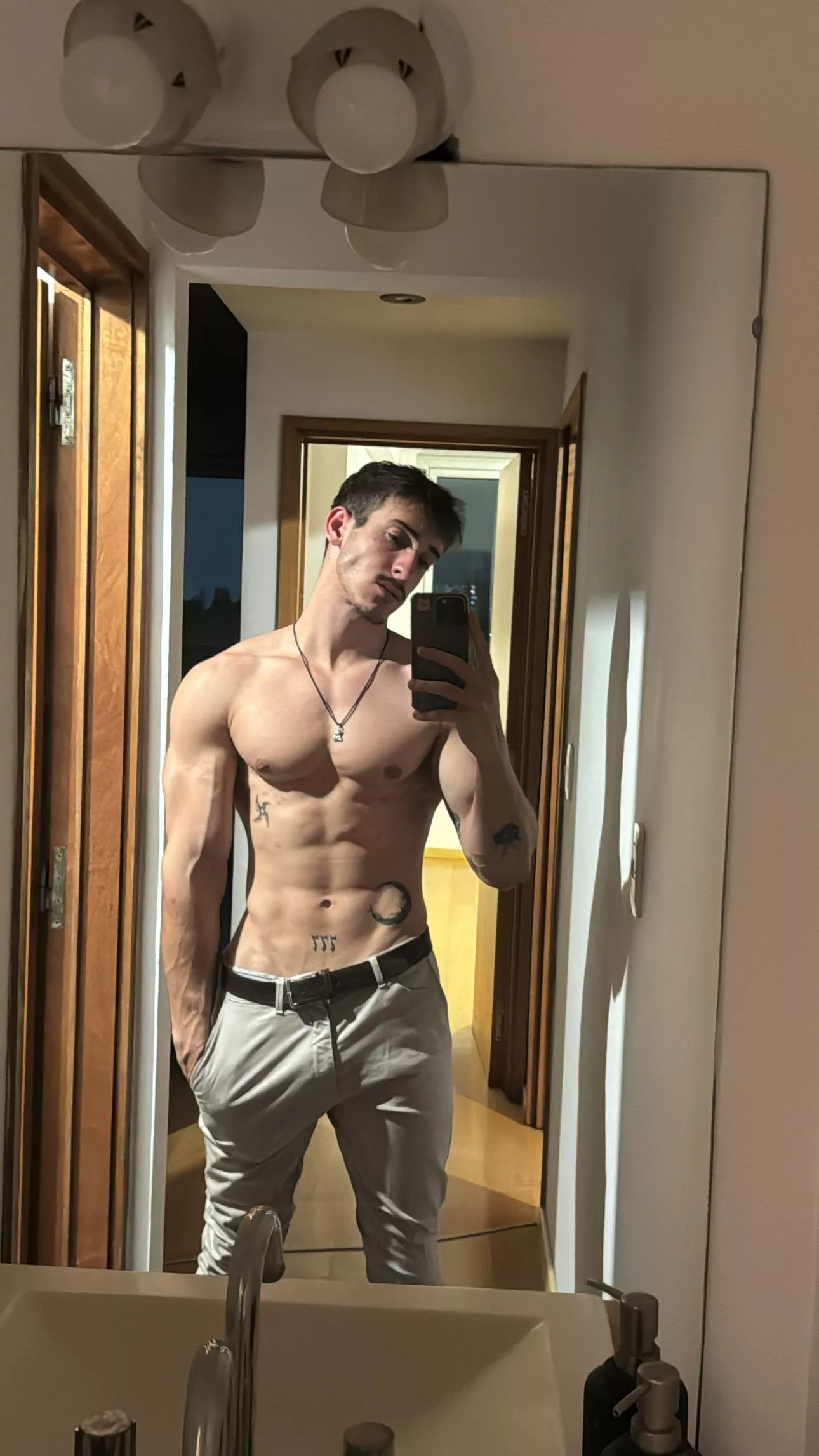 Minimalistic tatts are my fave