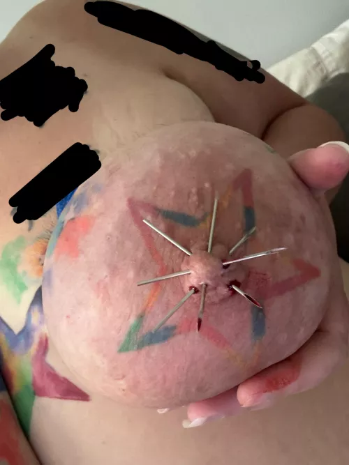 More needles through my nipple, much thicker ones 😉 this was completely brutal. But also super fun 🤩 🥳  
