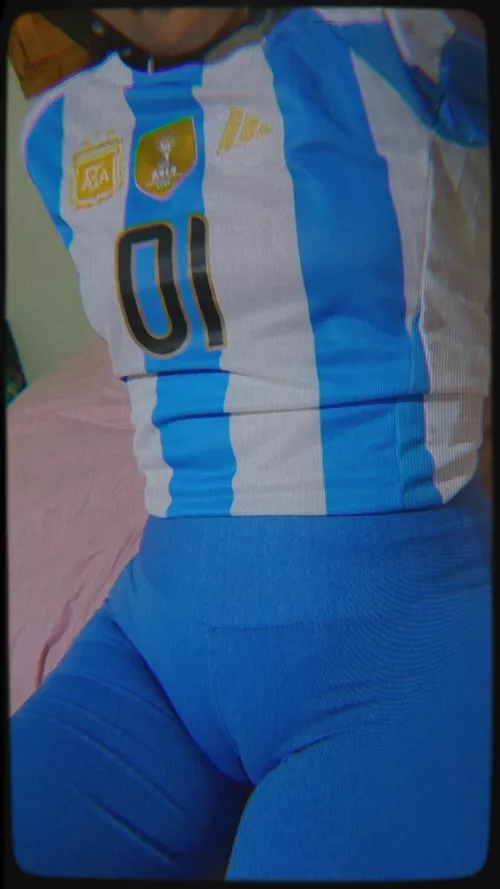 My leggings are too tight or my pussy is too fat? I don't know hahah