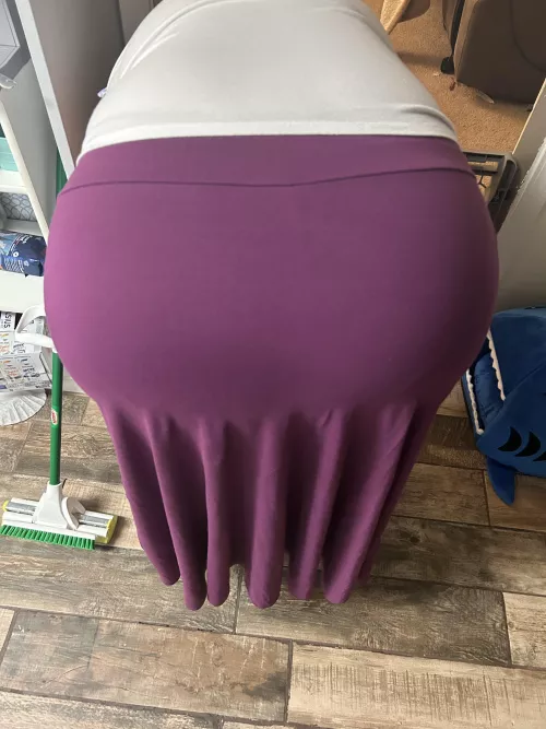 One thing about this skirt is that as tight as it gets when I bend over, I have to wear a thong to avoid panty lines!