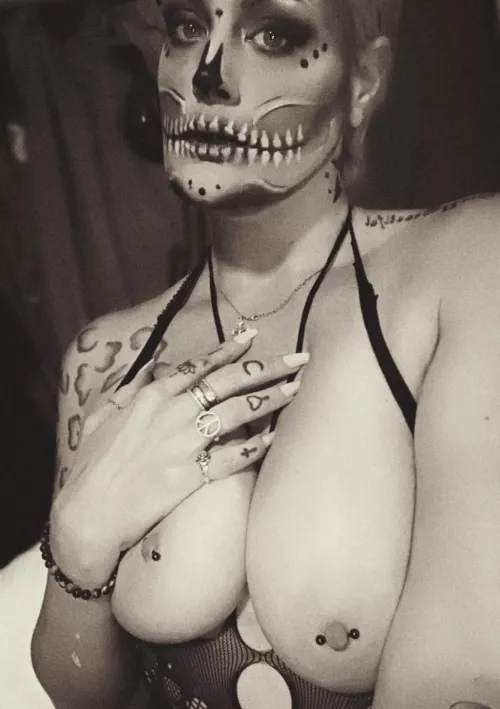 Practicing Halloween make up!!! My fav. 👻🎃☠️ 262