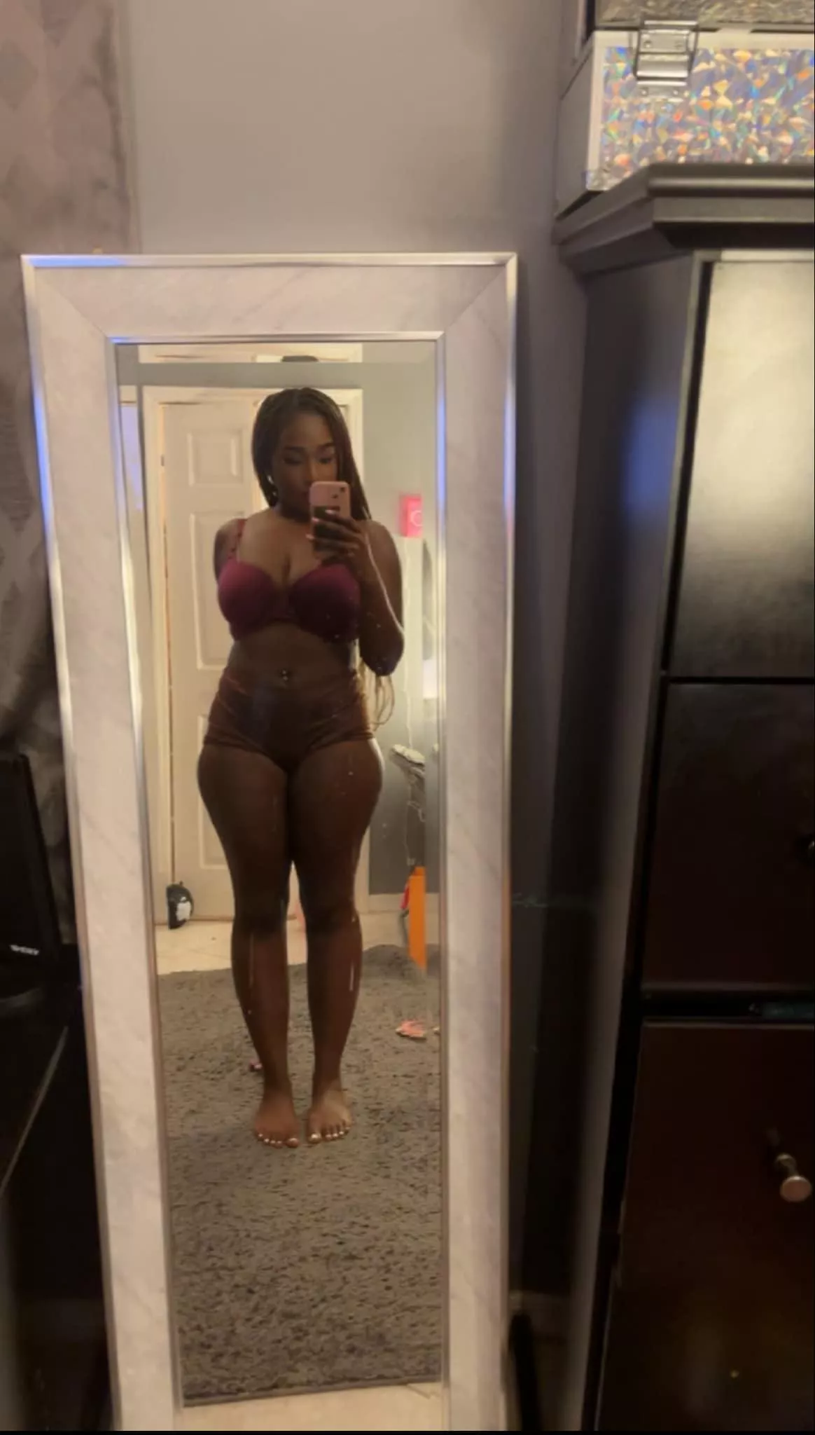 [SD or GFE] - vidcalls, custom vids+pics & more! weekly|monthly. I verify, ask what i offer🍒