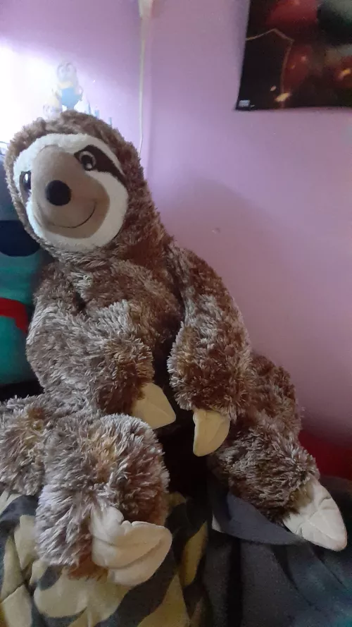 She is so adorable and sexy in the way she sits.