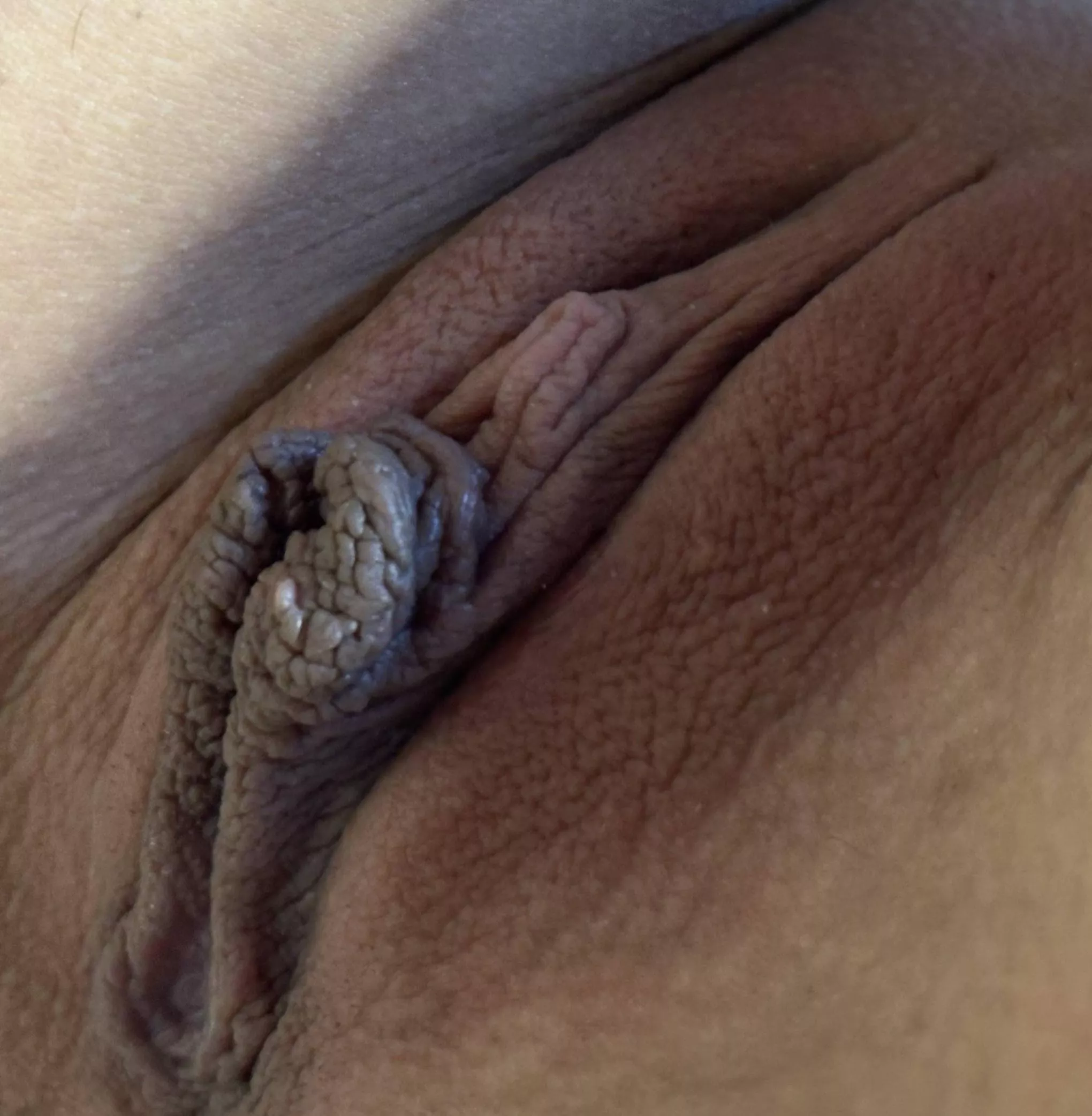 Something about showing my pussy off in public makes it so wet guess Im an exhibitionist