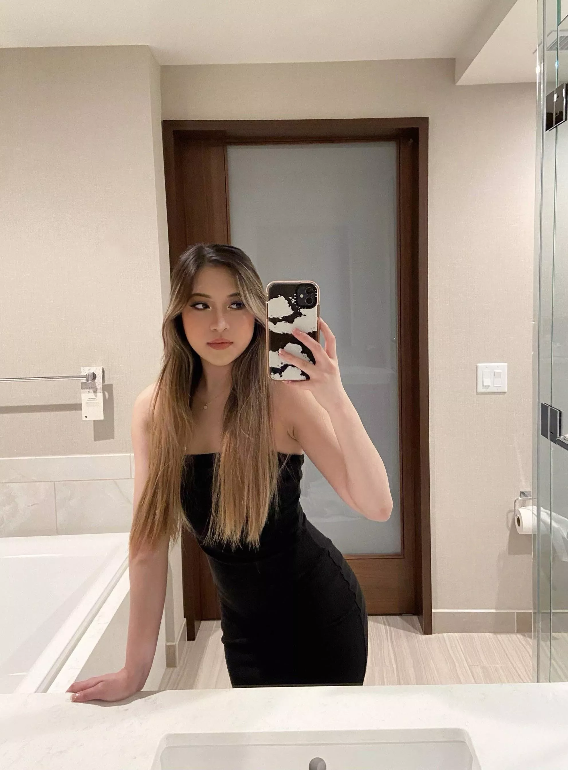 spoil a bratty goddess for her birthday tomorrow 💰💛✨