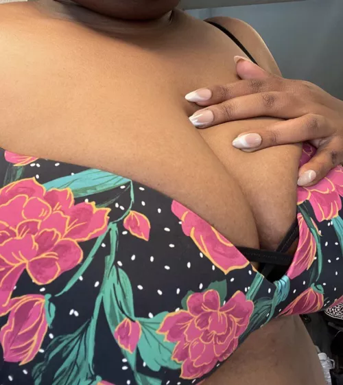 Tired of you broke losers, I want a whalesub to satisfy me [findom]