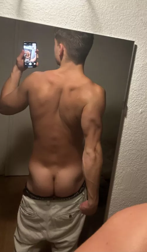 Wanna stretch my hole?