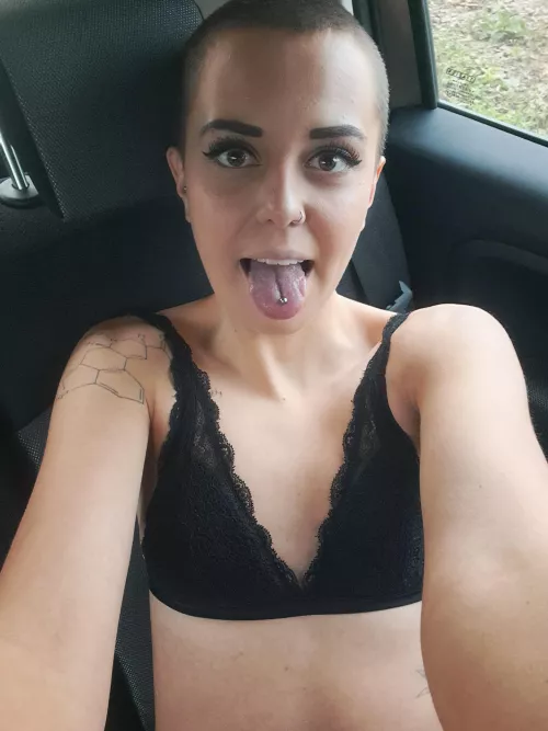 who want to make me gag using big dick