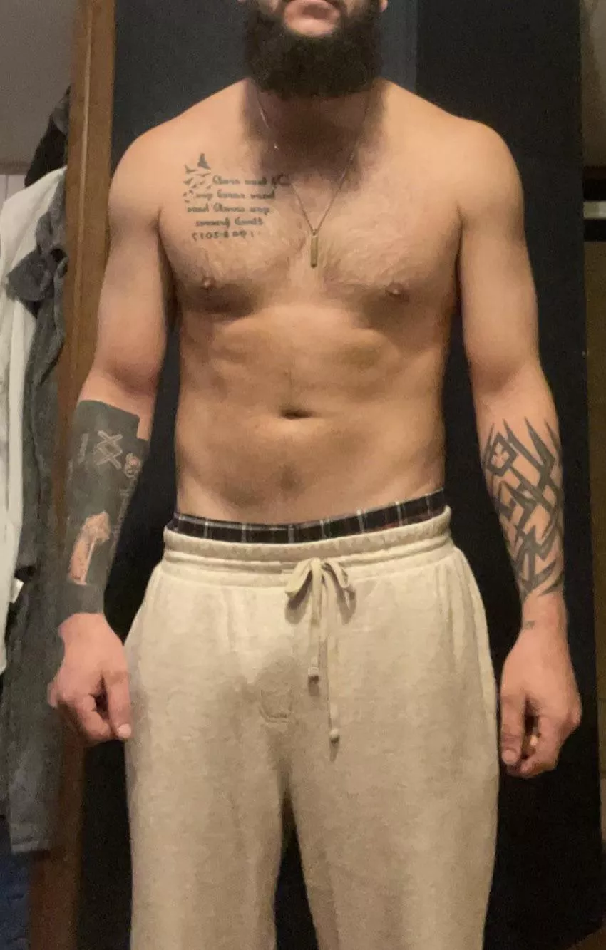 Who's getting on there knees for daddy?