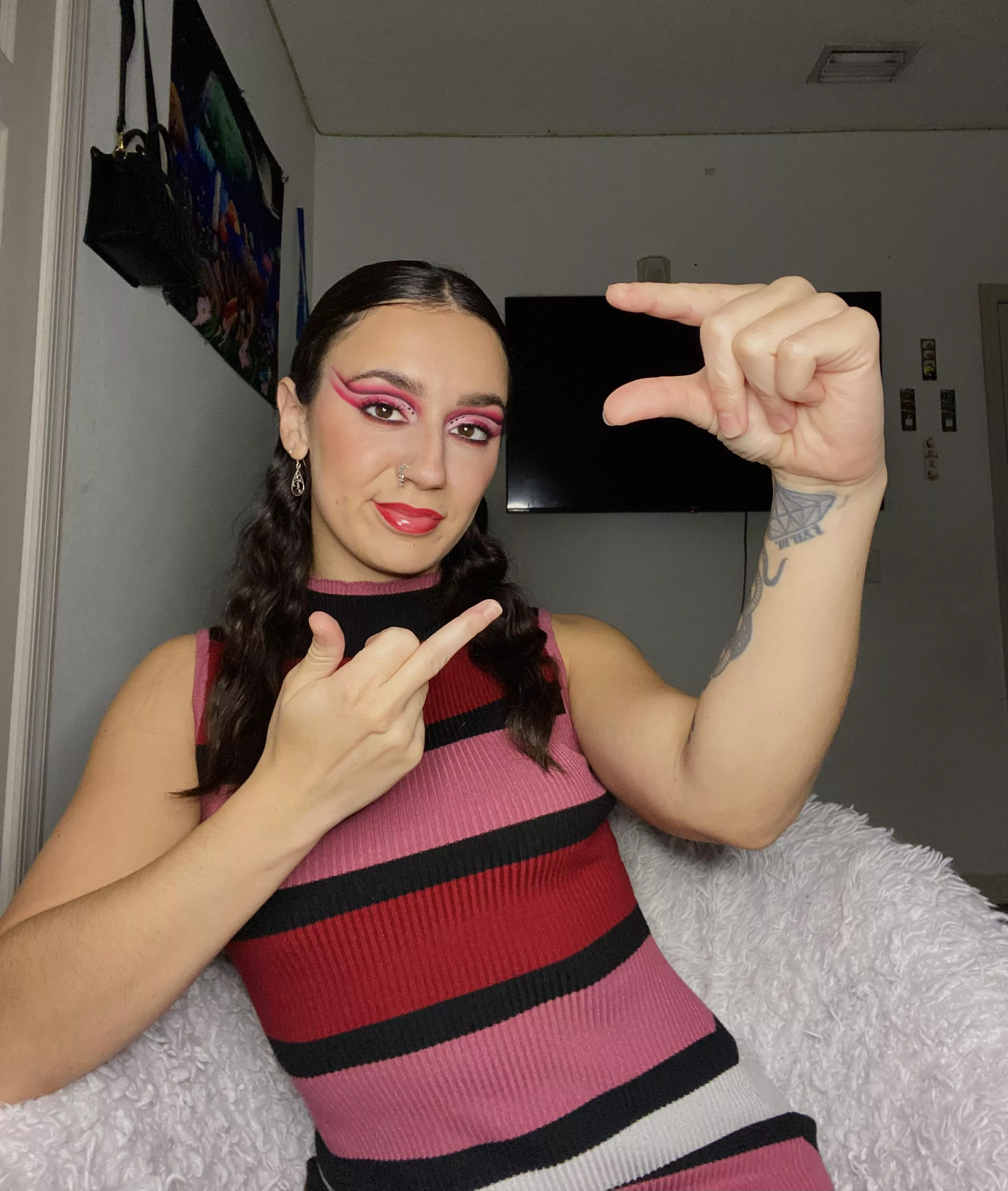 You’re a sorry excuse for a man and a clit dick loser 