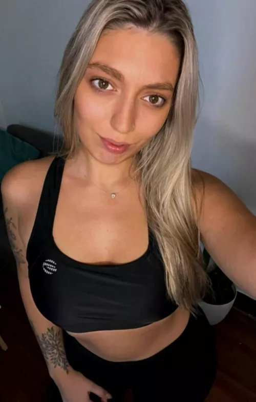 23 [F4M] #Manhattan Are you all about size or does shape matter more