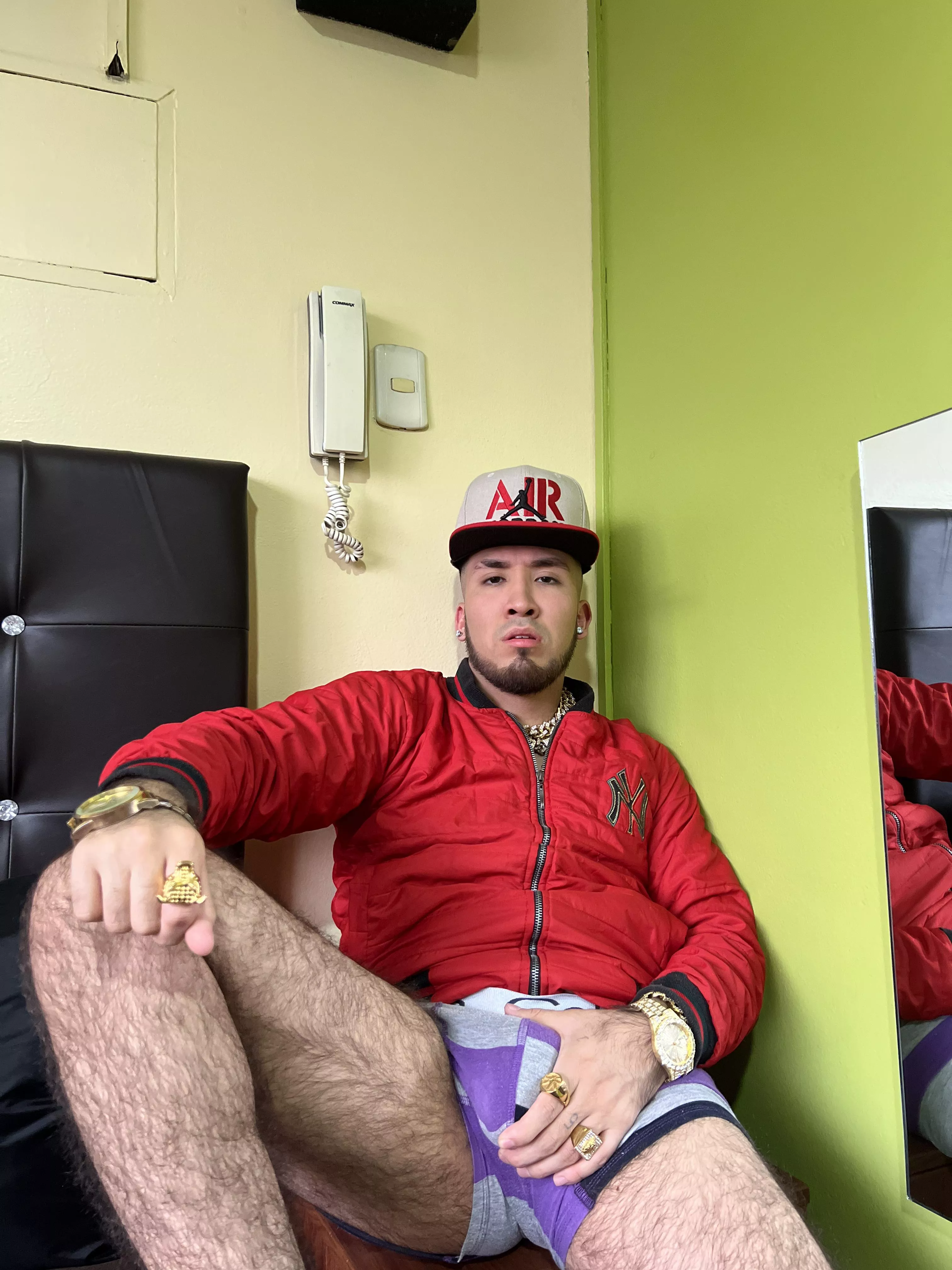 23 Hey blacks bitches tonight I wanna wreck some mouths with this bulge hahaha wanna be the first? 