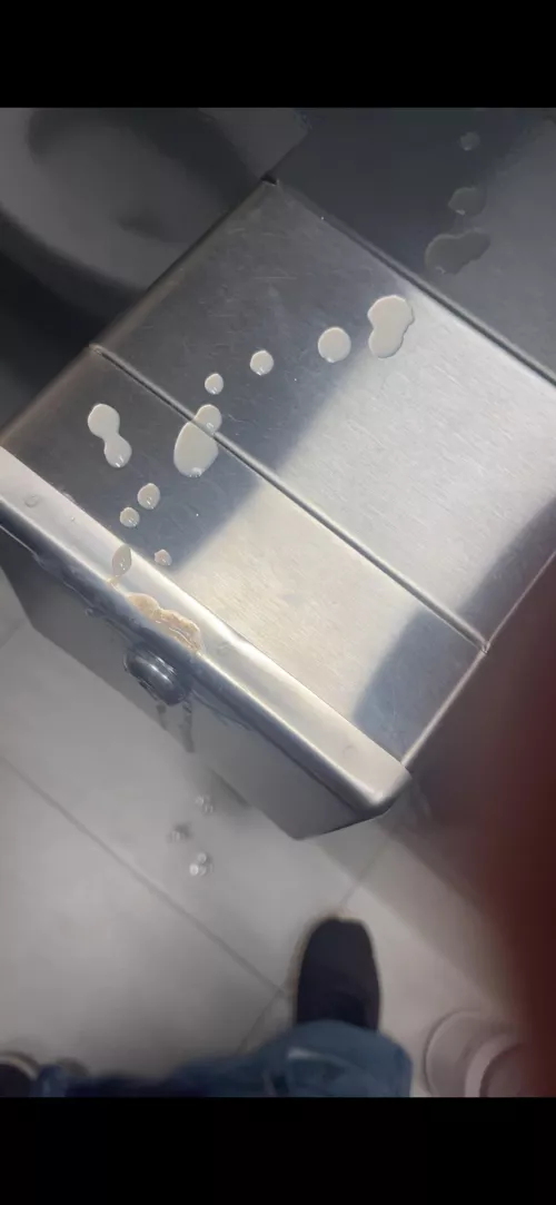 [27] Work Bathroom Toilet Paper Dispenser