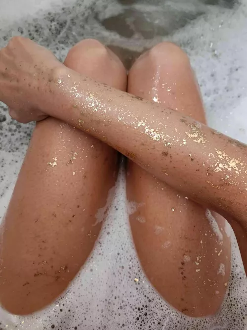 A(f)termath of a gold photoshoot