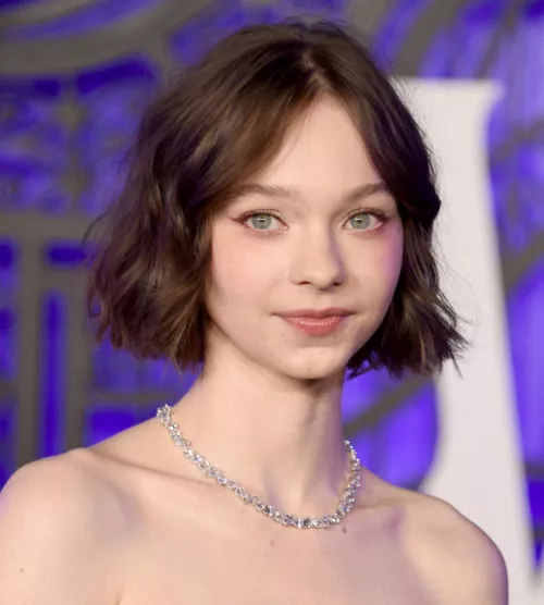 Anyone want to do a cum tribute on her?