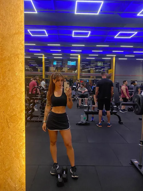 Back in my element! Hitting the gym hard after a busy week at the medical expo. 