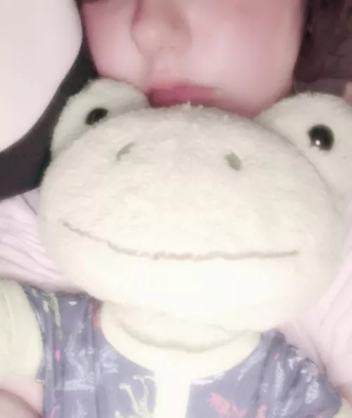 Bun is strugglin but stuffies make everything better 🩶