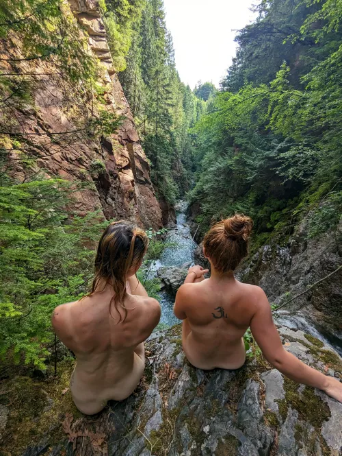 Exploring with my BFF u/spicyforestnymph