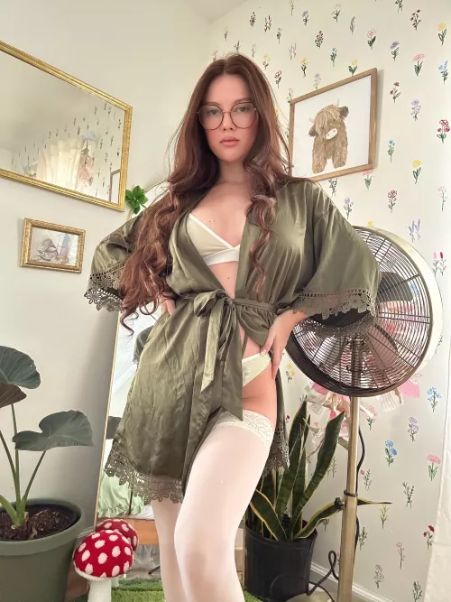 Forest fairy takes off her robe 