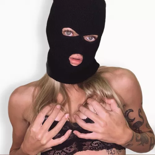 I love when you stare into my eyes 