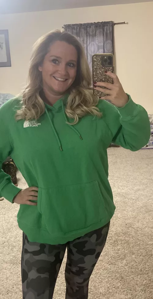 It’s hoodie season again. 