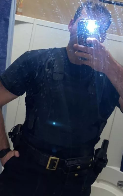 Just got off from a long shift 🥵 someone hmu 