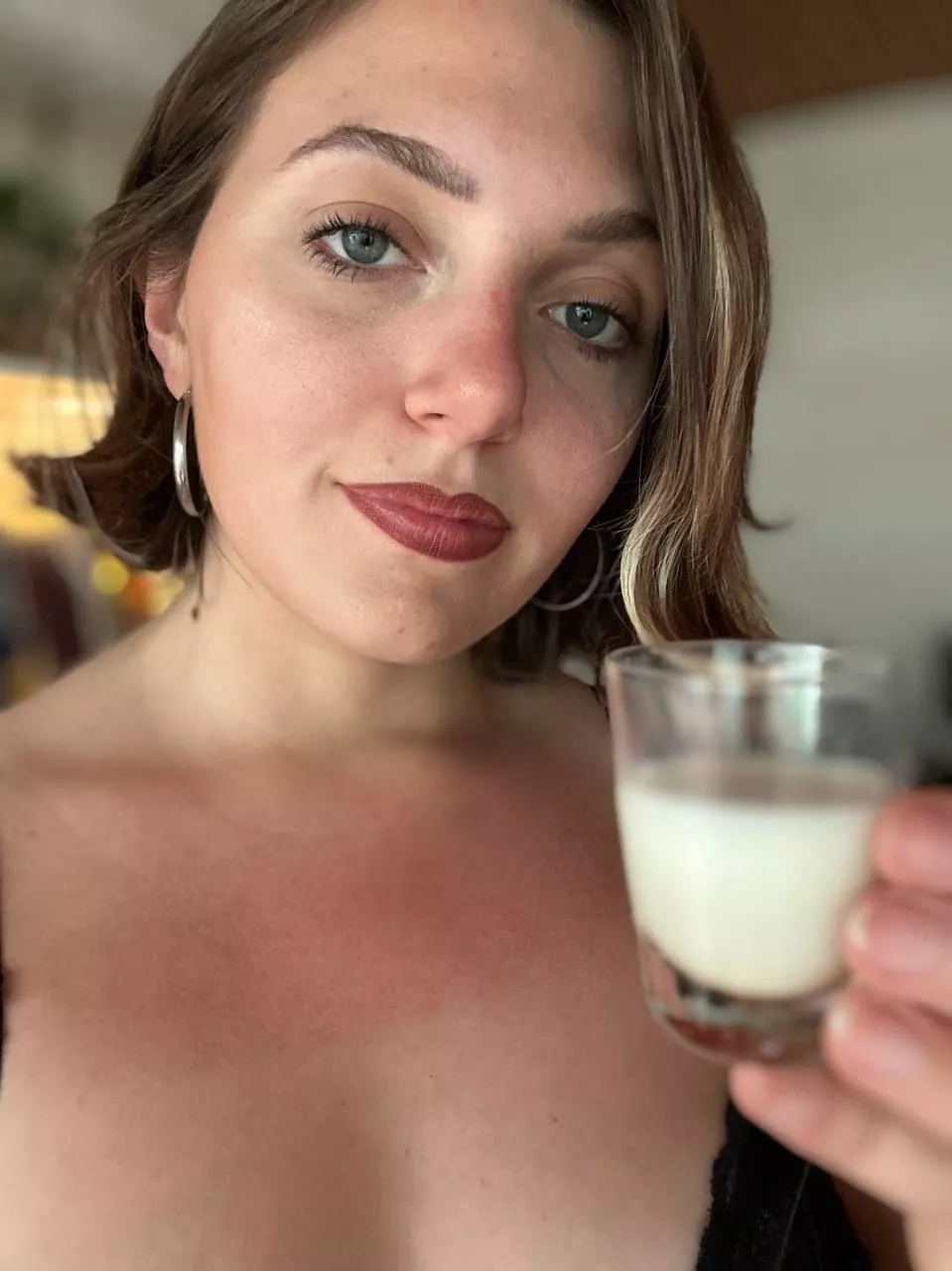 Lick it all up like a good boy !	