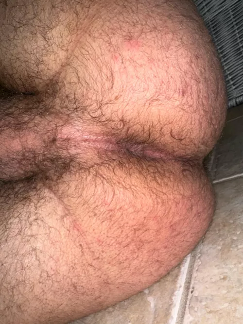 Love showing my ripe hole to other dudes