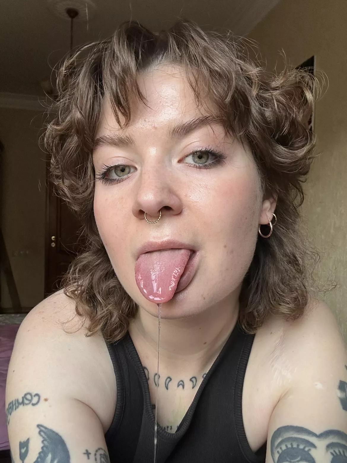 Messy messy girl 🙄