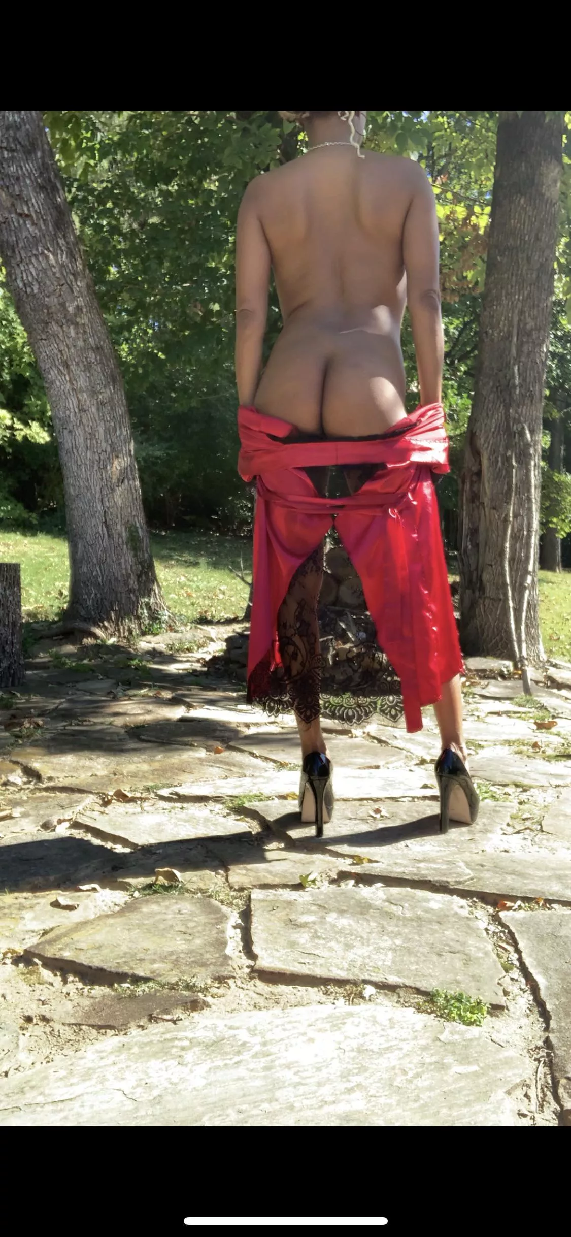 Name something better than a gorgeous goddess in a sexy robe