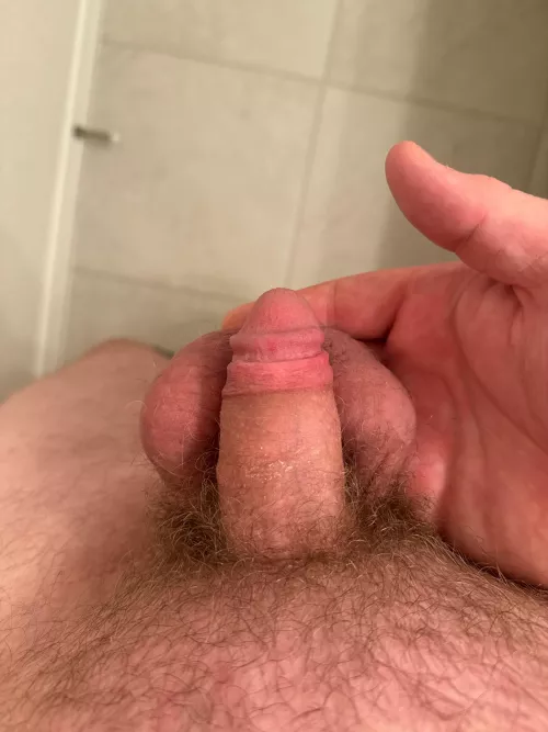 Post nut limp hits different 