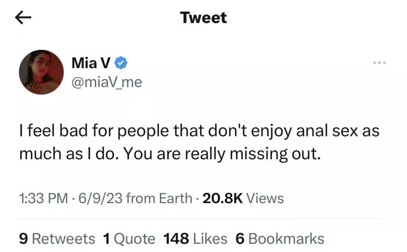 She’s into butt sex 🤤😍