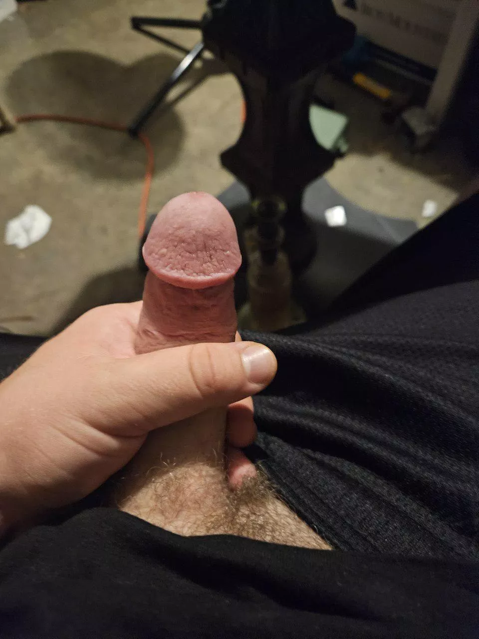 Small/Average penis looking to compare with big fat penises. Love seeing the difference 