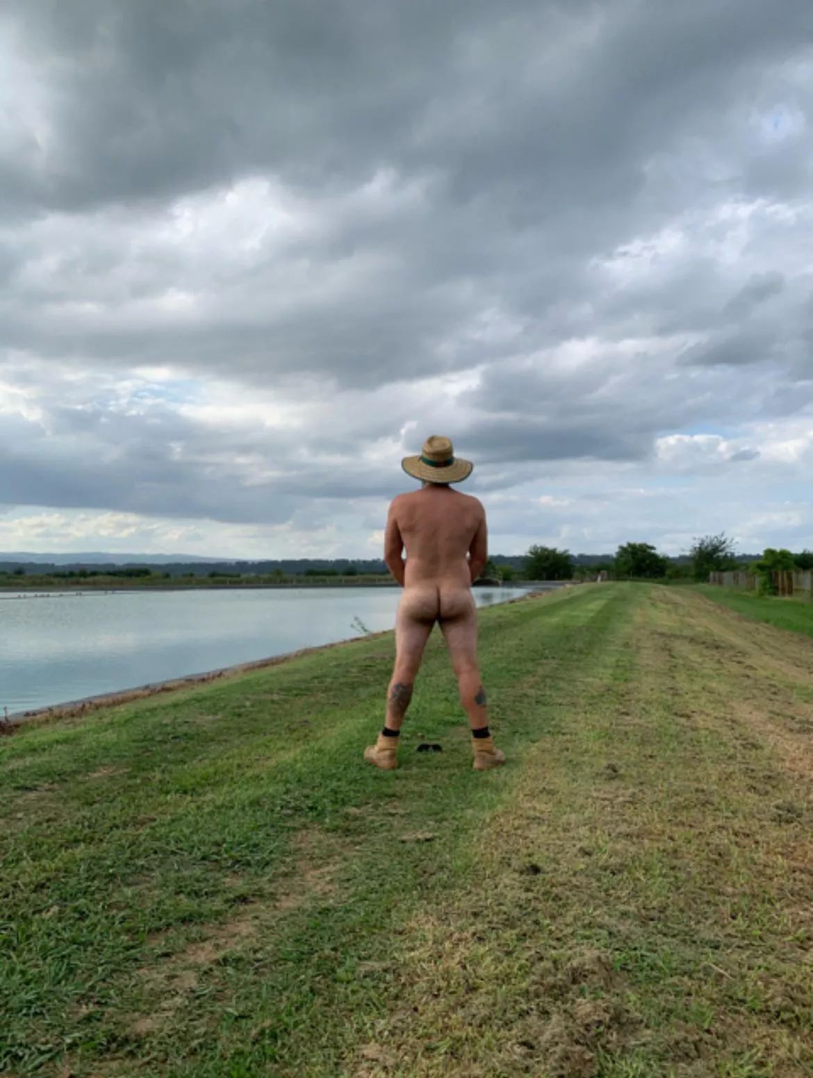 So peaceful on the farm 