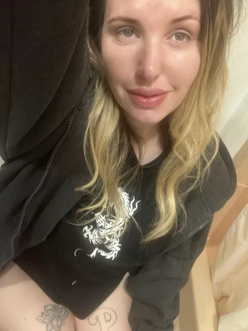 Taking a nice pee before bed 