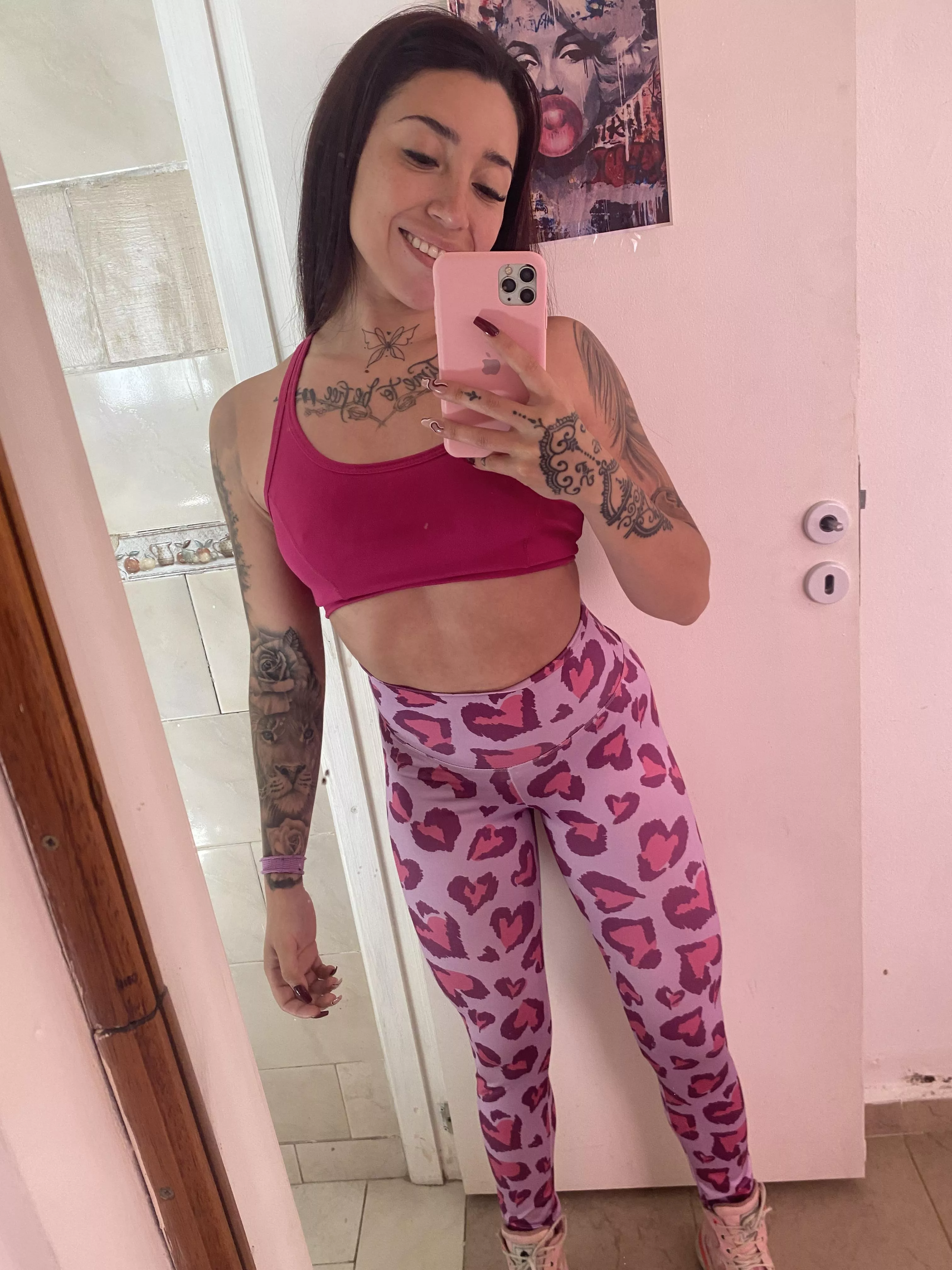 The legs sure seem lovely...don't you agree