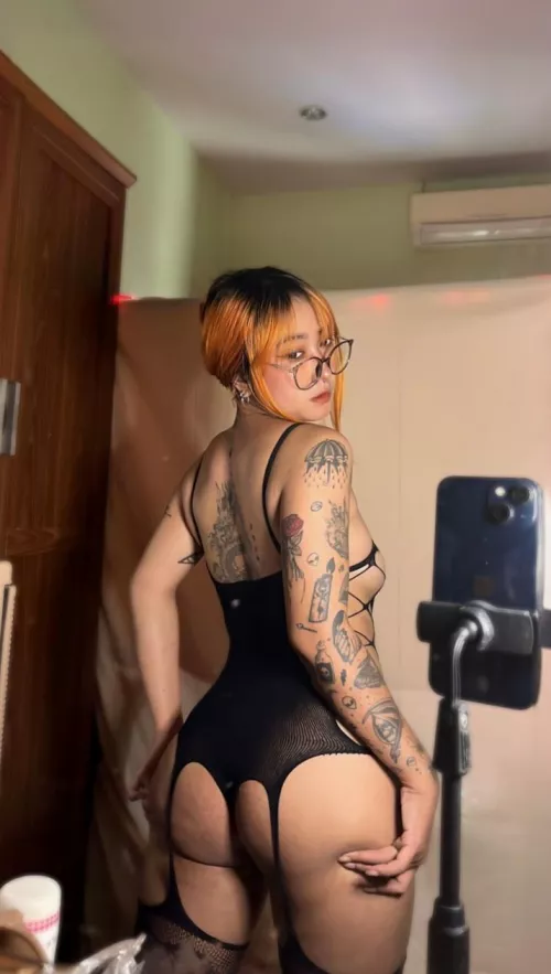 Thick and ready to mingle, come and see for yourself