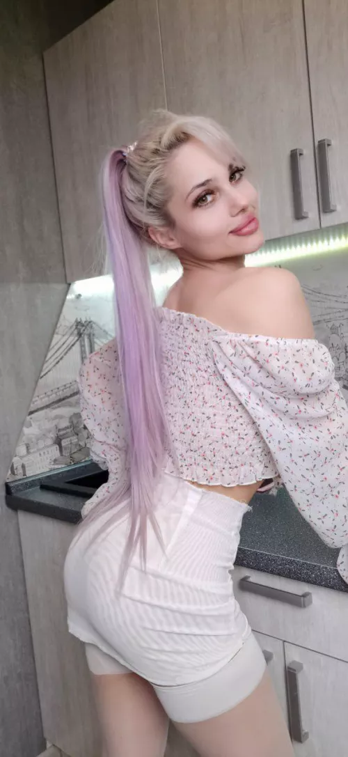 Today is a white set. You should like it.