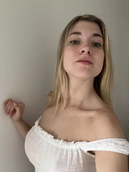 Up for a date vibe tonight? Let's chat!