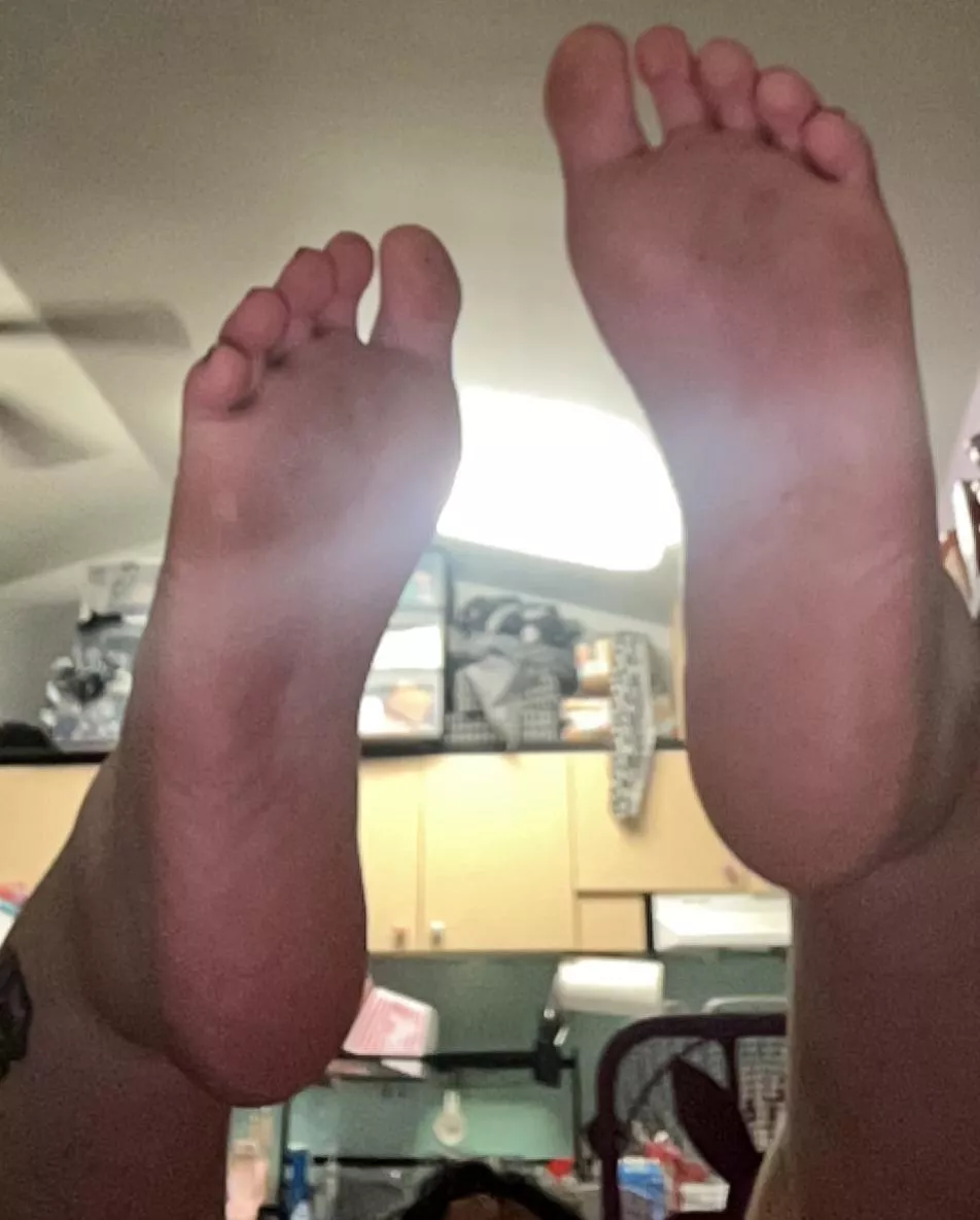 Who likes dirty feet 