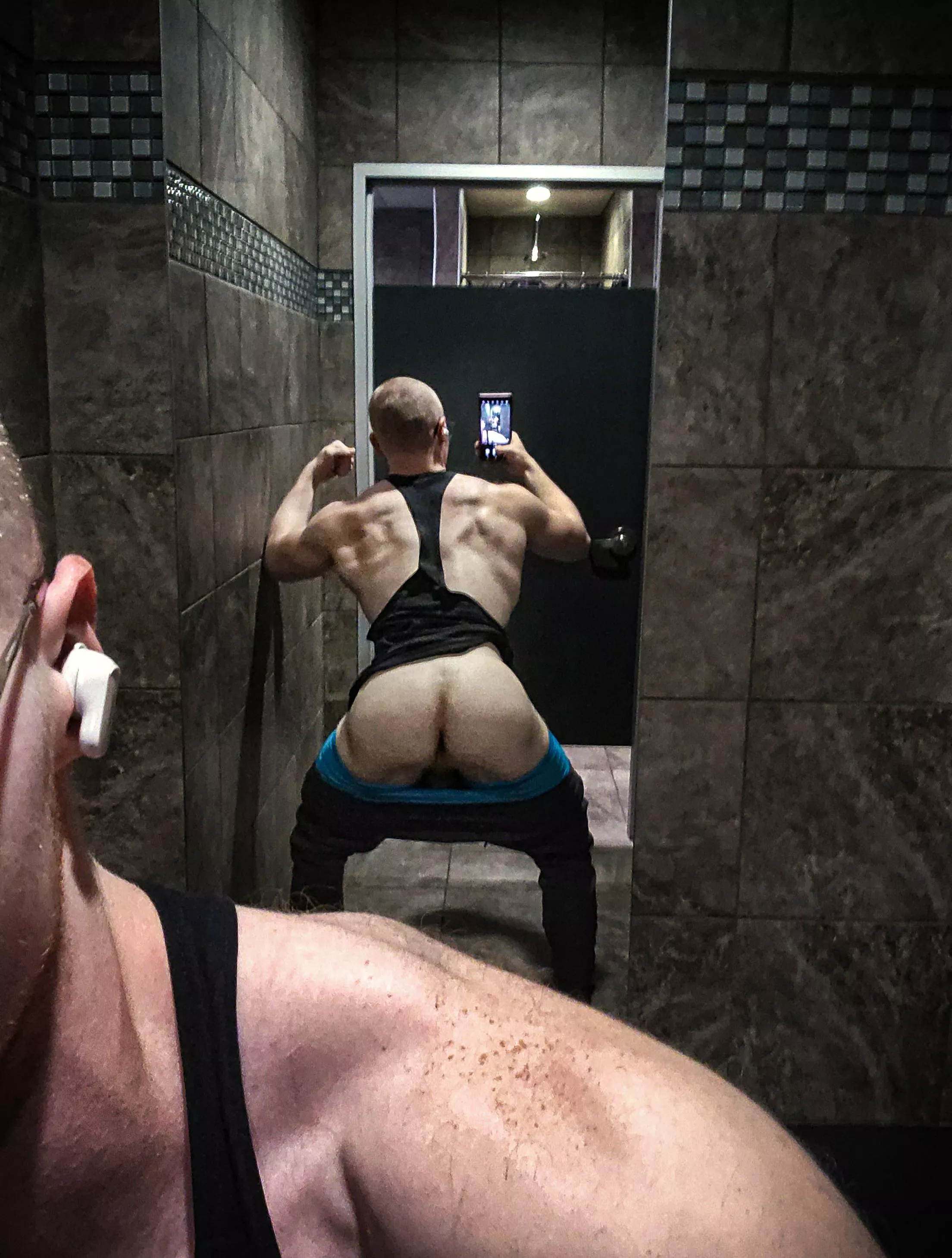 Wyd if you walk in on this in the gym stall? (24)