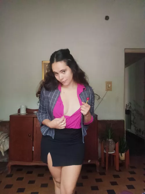  You can enjoy every detail of my body and my holes 😘👄