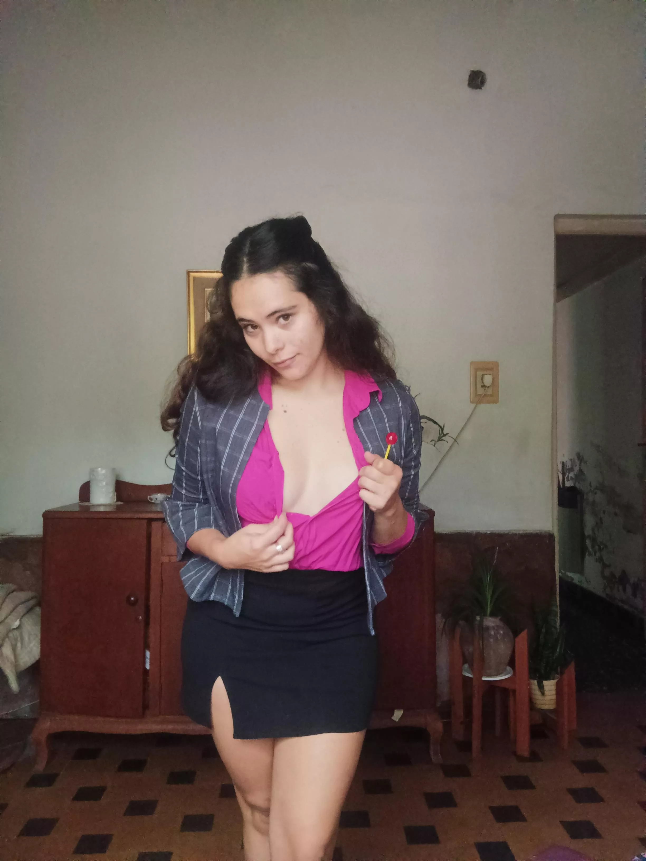  You can enjoy every detail of my body and my holes 😘👄